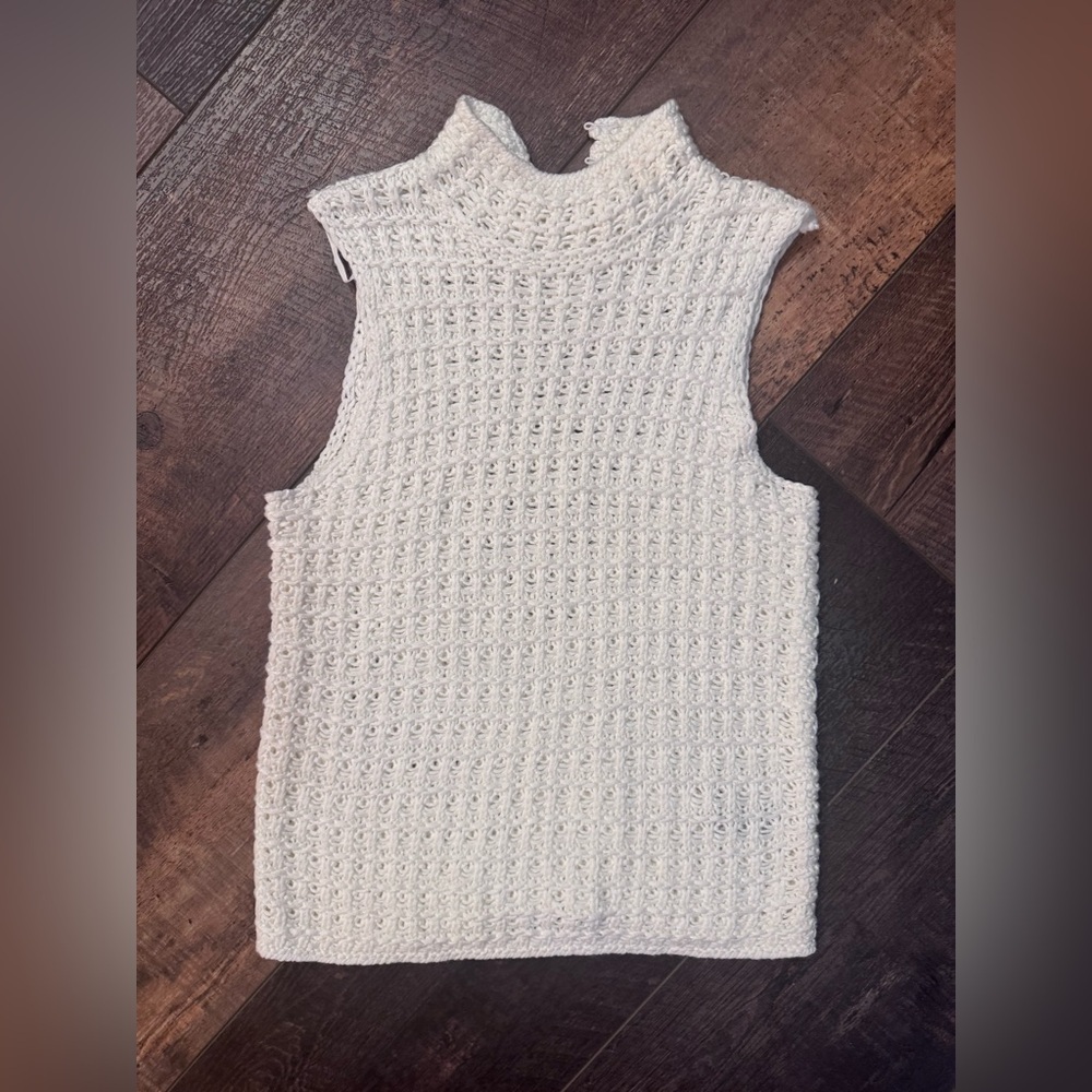 Gap Cream Crochet Sleeveless Sweater | Size Small